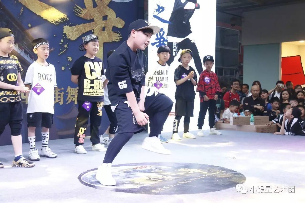 街舞玛丽娜_街舞超级玛丽音乐_玛丽街舞超级音乐是什么