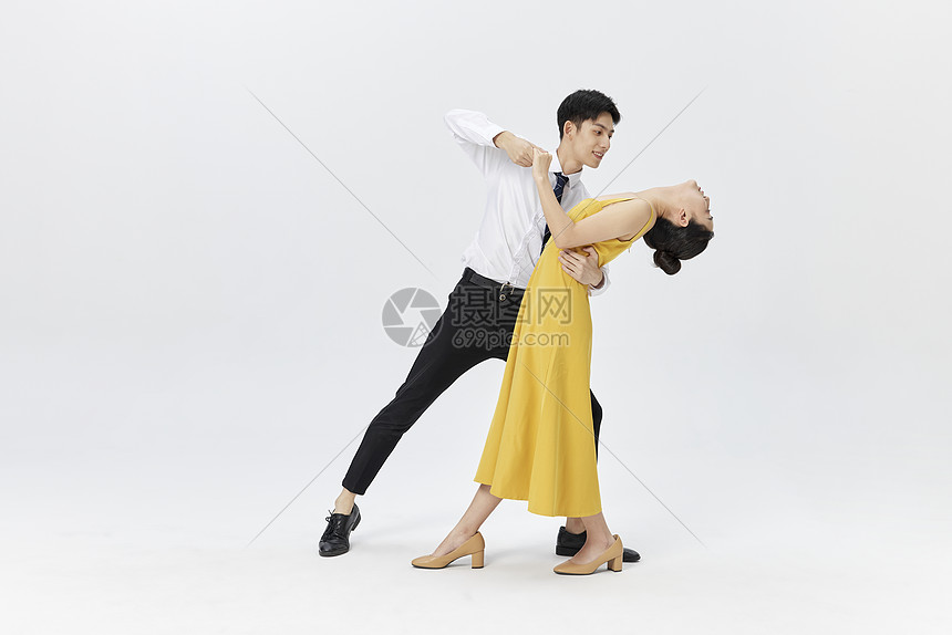 劲舞情侣名字带符号_劲舞游戏情侣名字_情侣名字游戏劲舞怎么取