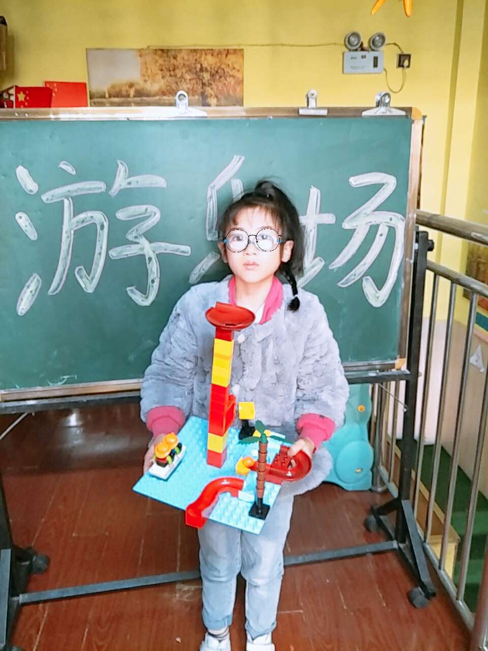 搭积木游戏案例_搭积木活动延伸_不让说话搭积木拓展游戏