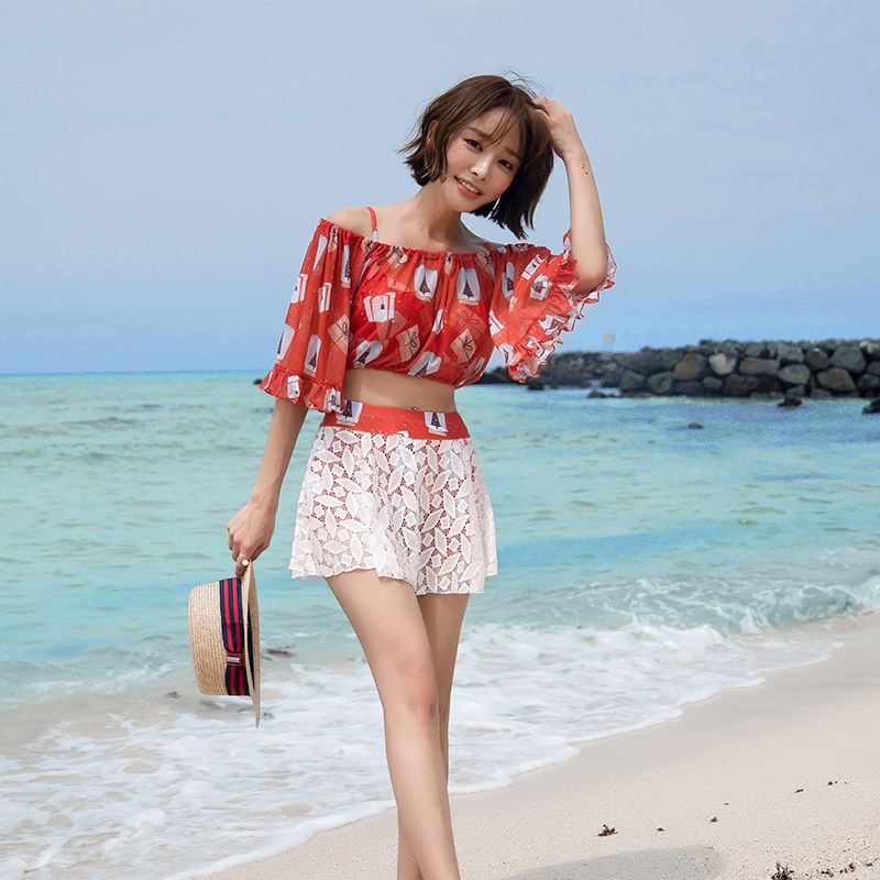 美女冲浪泳衣脱落，尴尬意外！