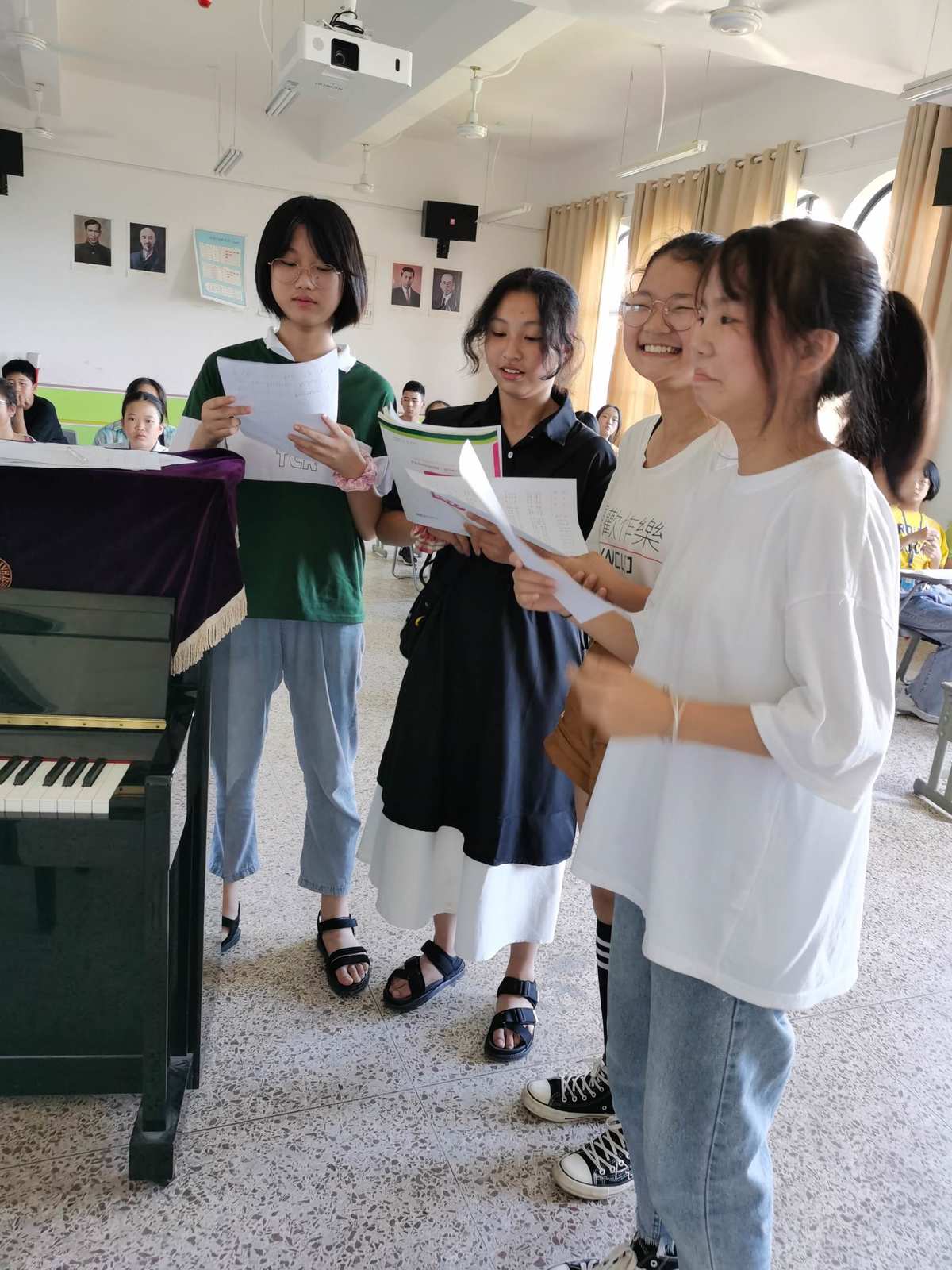 《那年那兔那些事儿》动画_那年那兔那些事角色介绍_那些年那些兔角色对应