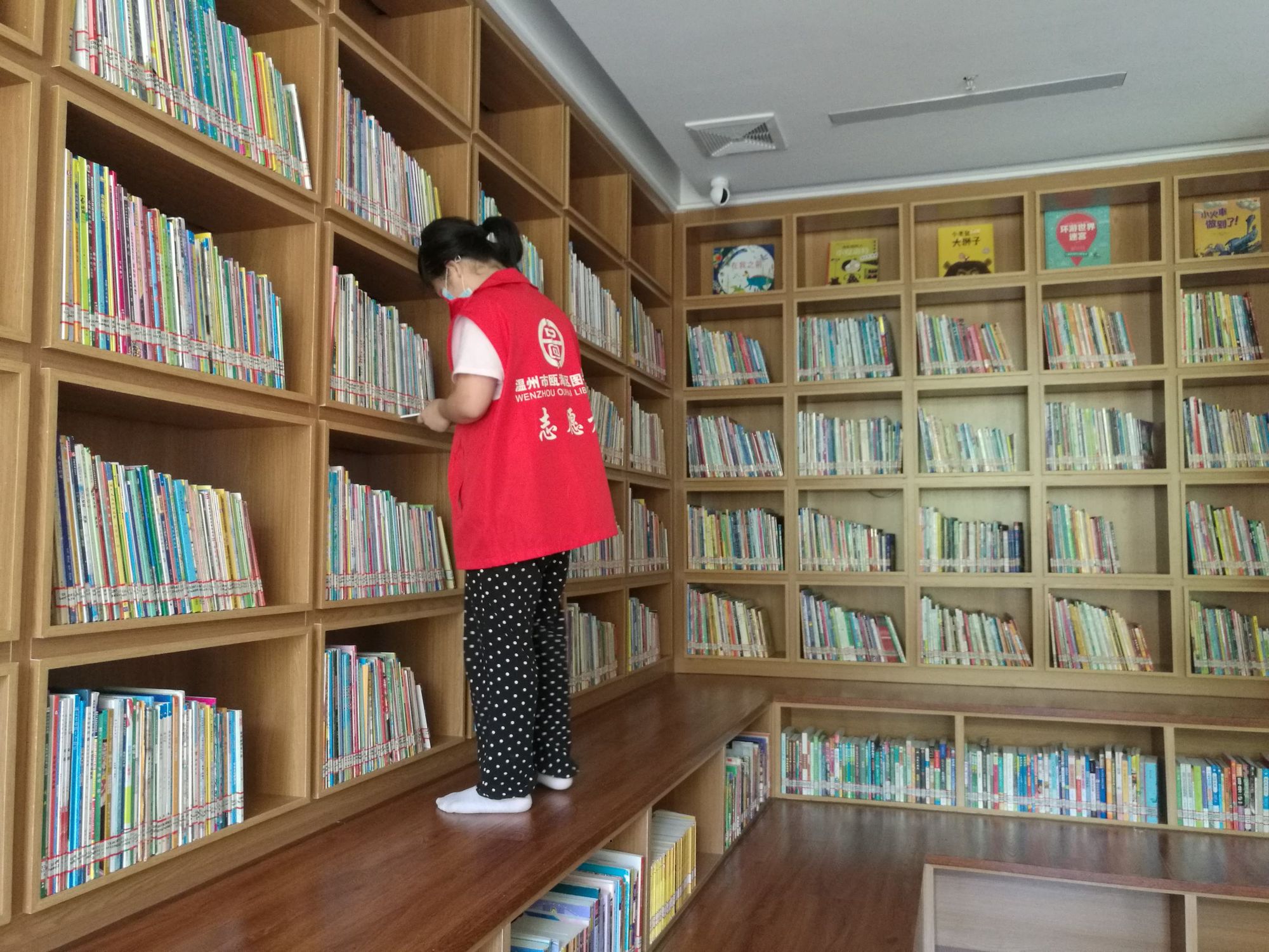 公益传奇_大秦公益传奇_稻草人公益传奇