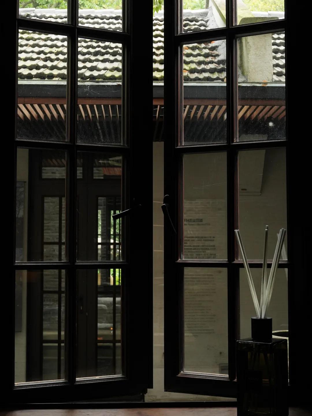 池中宅邸内部_池中宅邸的门_池中宅邸