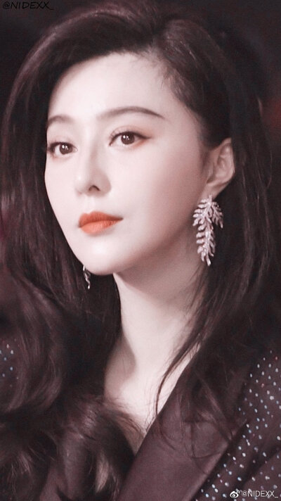 美女明星拼图_美女明星拼图网_拼图美女明星图片大全