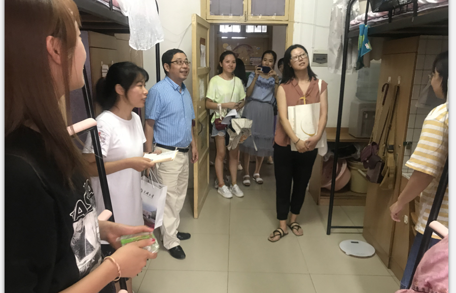 半夜打游戏吵到别人怎么办_大声玩游戏_夜里打游戏手机声音很大