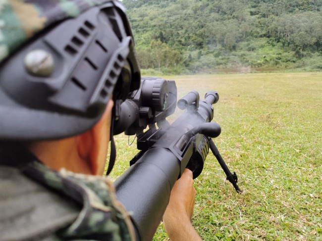 突击枪射击游戏下载手机版_突击射击破解版_射击突击战争