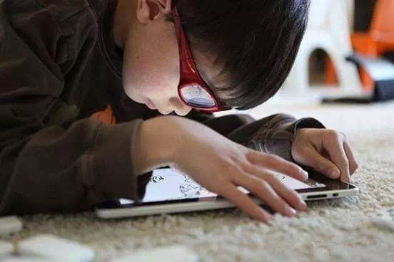 游戏成瘾 手机控_控制成瘾好看吗_控制游戏手机版