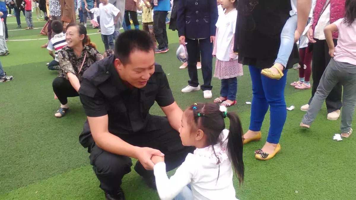 全家小新玩起手机游戏视频_小新全家变小是哪一集_小新全家一起玩手机游戏