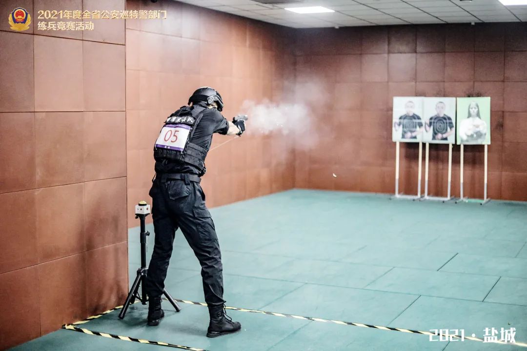 特警手机游戏有哪些游戏_游戏特警手机有几款_手机里的特警手游