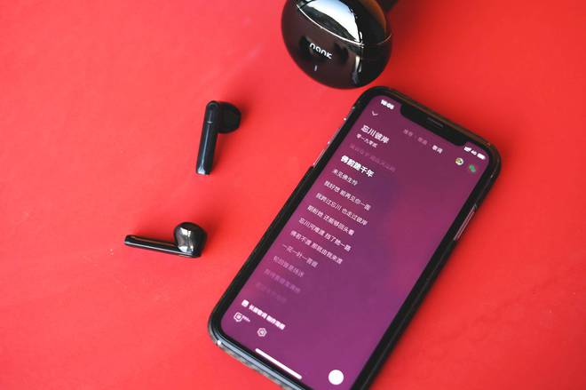 蓝牙耳机没得声音_蓝牙耳机连接声音没上有杂音_为什么蓝牙耳机连接上没有声音