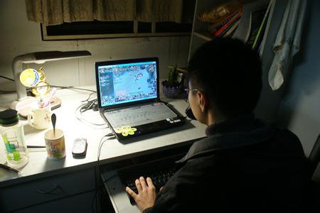 批评通宵玩父母手机游戏的文案_通宵玩手机游戏被父母批评_批评通宵玩父母手机游戏的句子