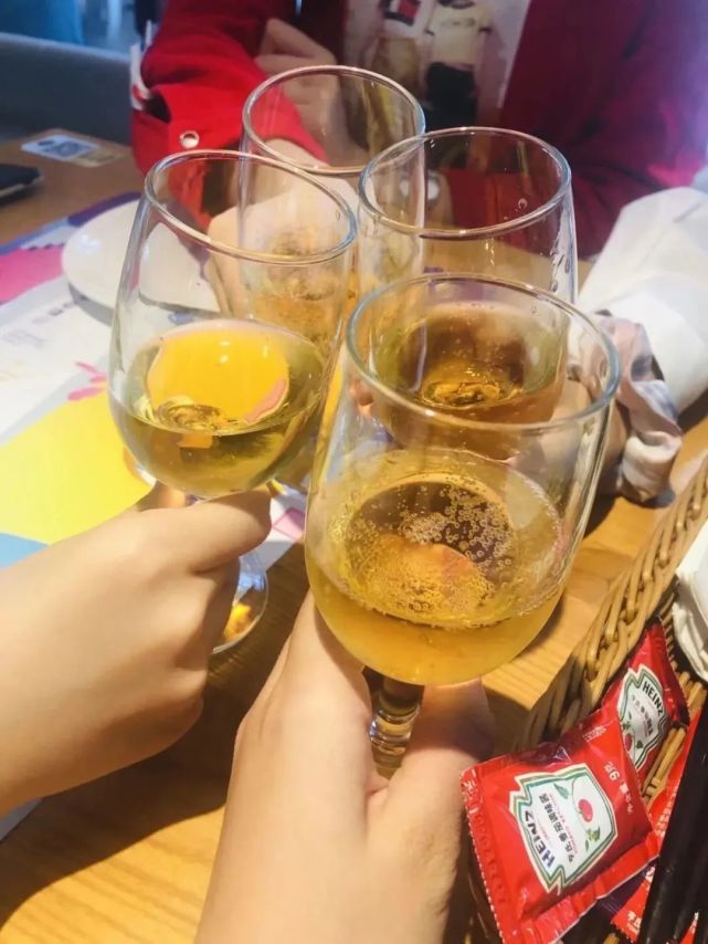 适合睡前玩的手机游戏_睡前玩的游戏_睡前专注手机游戏