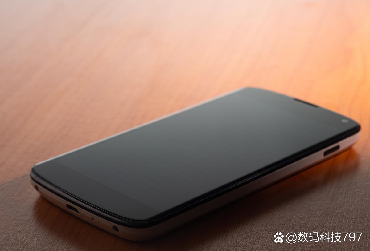 一个人手机游戏_一个人的游戏手机怎么玩_玩个人手机游戏违法吗