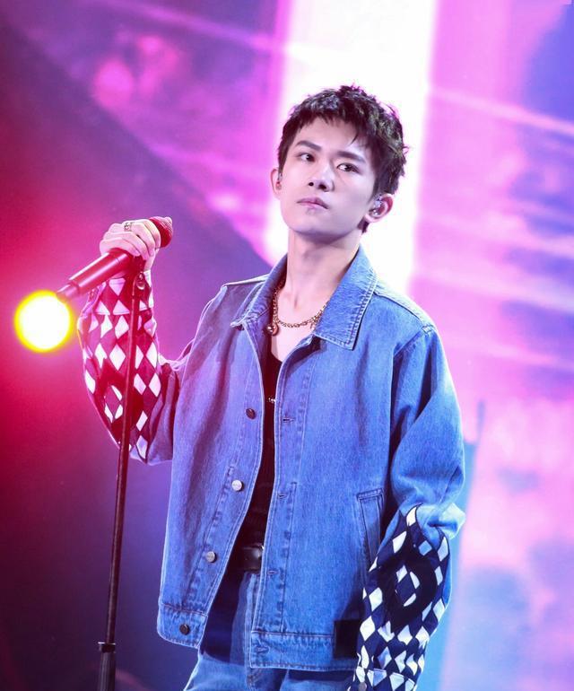 易烊千玺生日_易烊千玺生日应援视频_易烊千玺生日主题2020