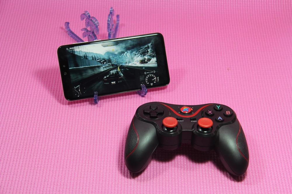 手机支持手柄游戏_手柄支持手机游戏吗_手柄手机游戏推荐