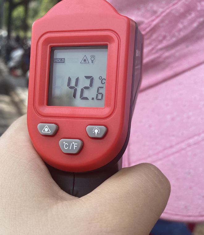 夏天玩手机烫手怎么办_夏天玩游戏手机温度高_夏天玩手机很烫怎么办