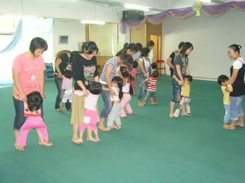 幼儿园亲子游戏有哪些,幼儿园亲子游戏活动精彩纷呈